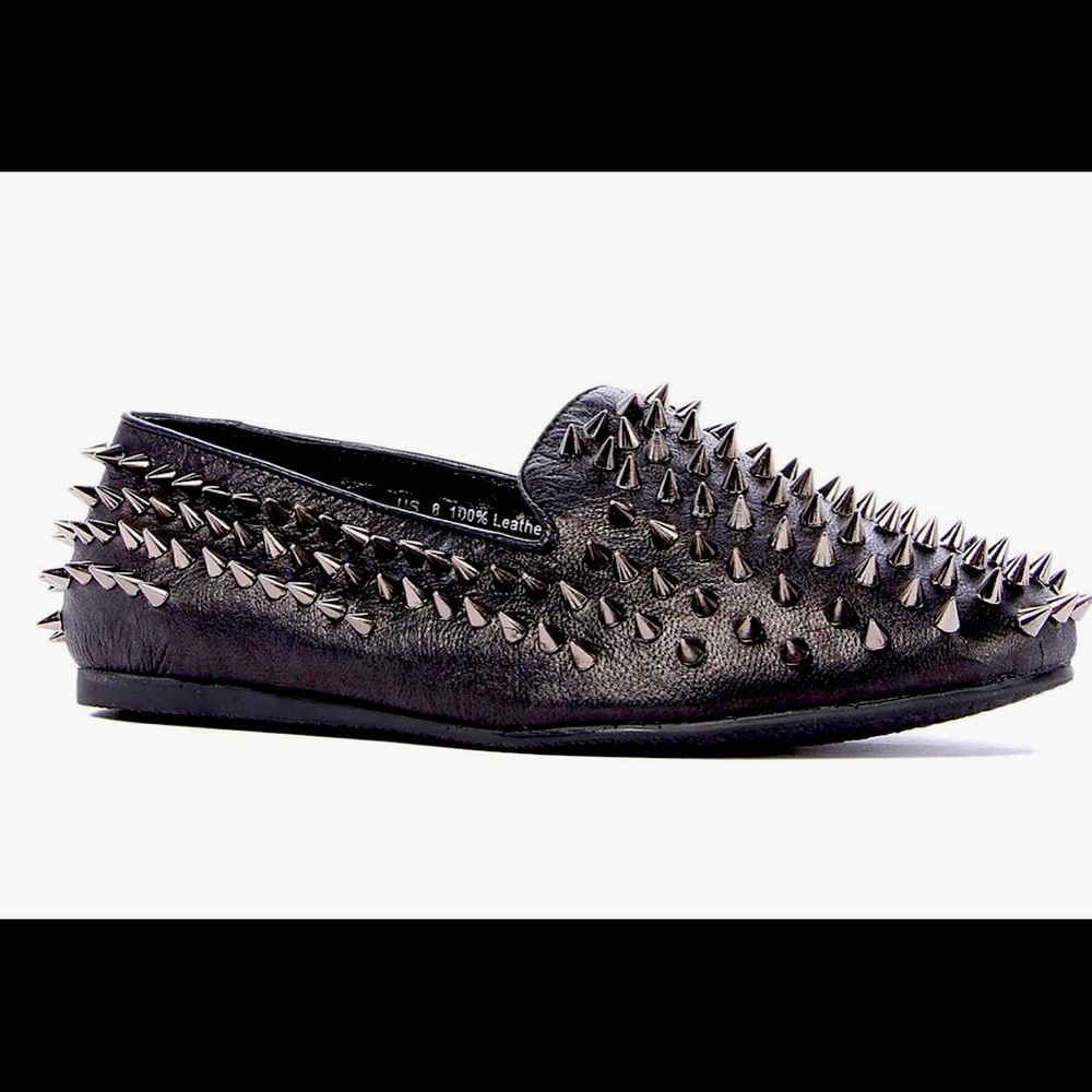 UNIF Hellraiser flats  in gently used condition.